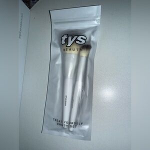 White Makeup Brush Set